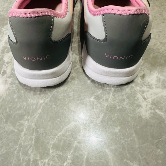 Women's Size 10 Vionic Brisk Vayda Slip-on Sneakers In Gray And Pink Unworn - Picture 8 of 9